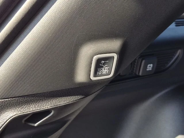 New 2026 Bright White Clearcoat Jeep Altitude image 10
