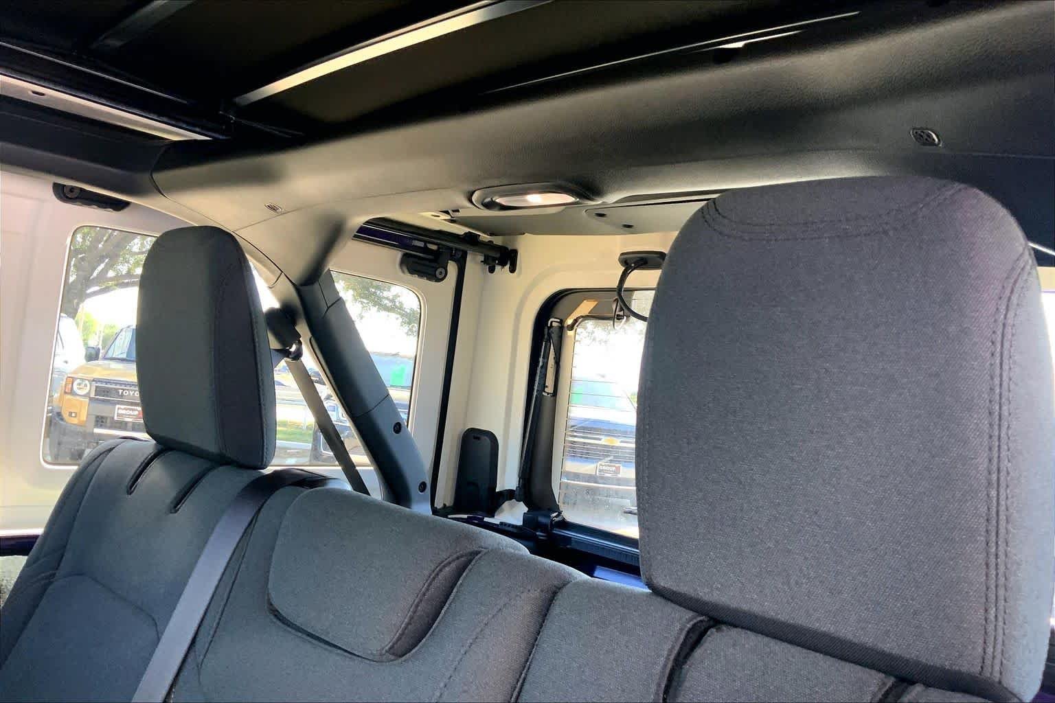 New 2026 Reign Exterior Paint Jeep Sport S image 17