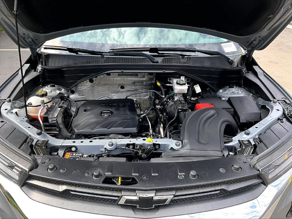 Used 2023 STERLING GRAY METALLIC Chevrolet LT image 29