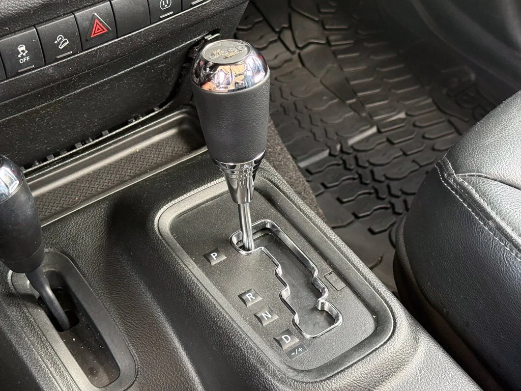 Used 2018 Red Jeep Unlimited Sahara image 21