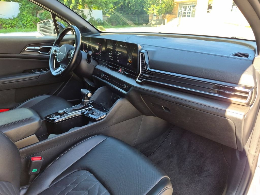 Used 2023 White Kia X-Line image 24