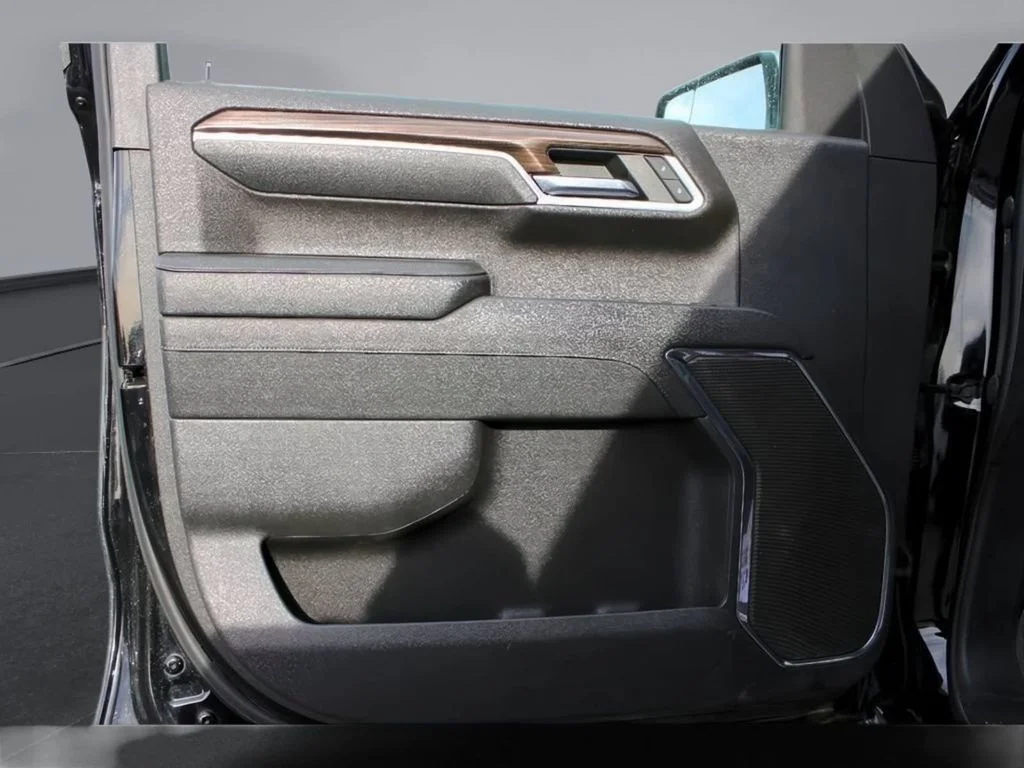 2023 Chevrolet Silverado 1500 LT - Photo 12