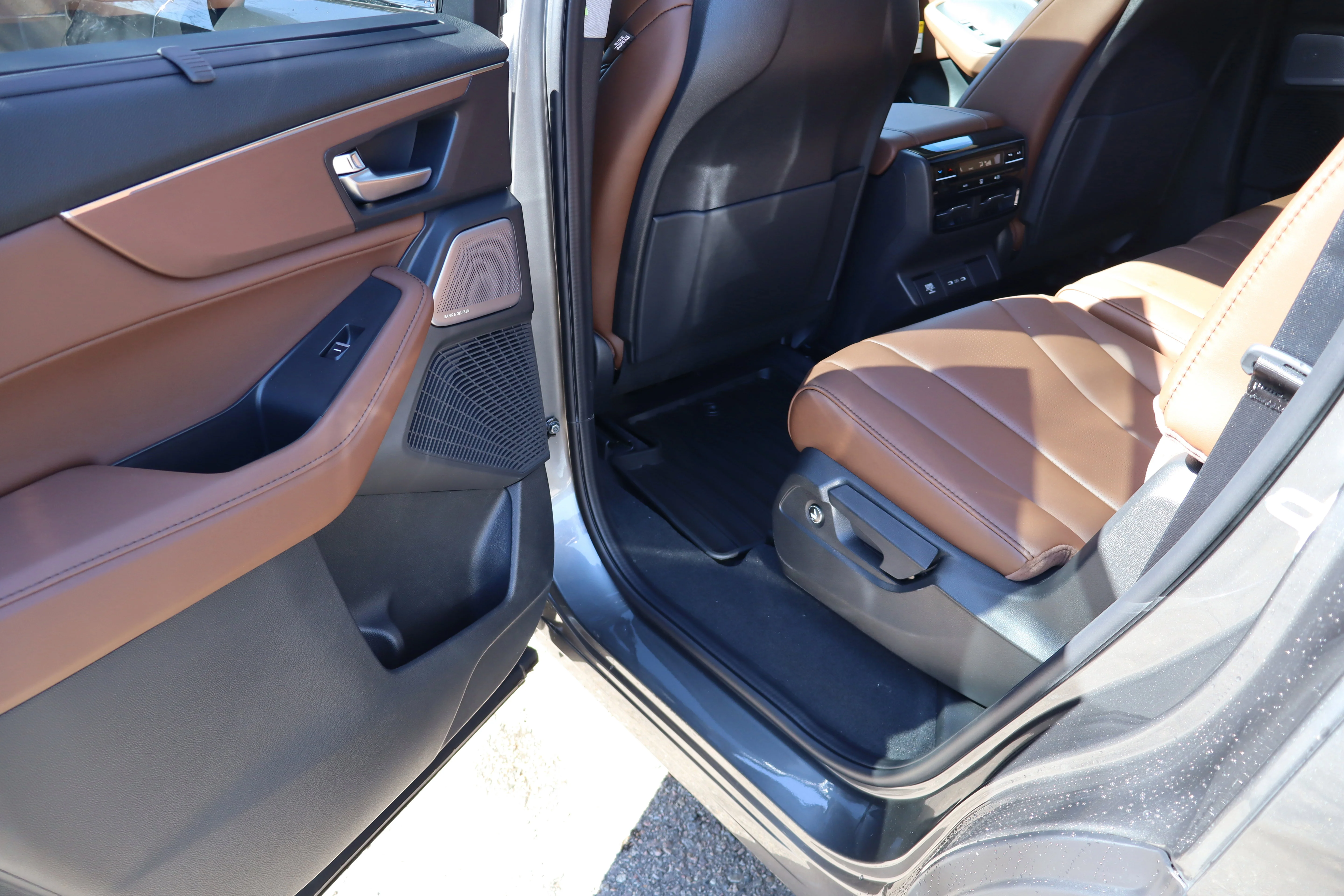 New 2026 Liquid Carbon Metallic Acura w/Technology Package image 27