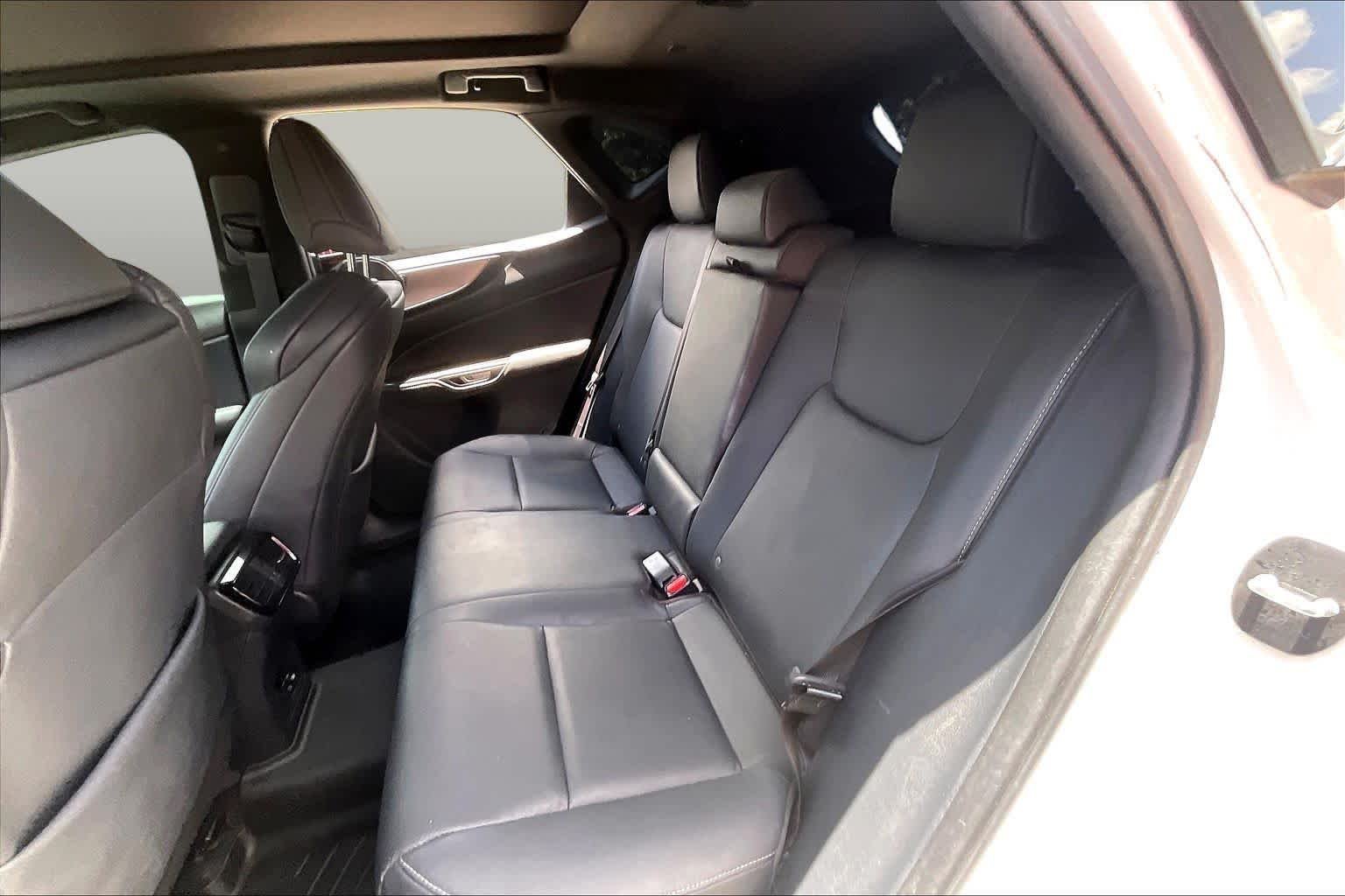 Used 2024 Ultra White Lexus F SPORT Handling image 20