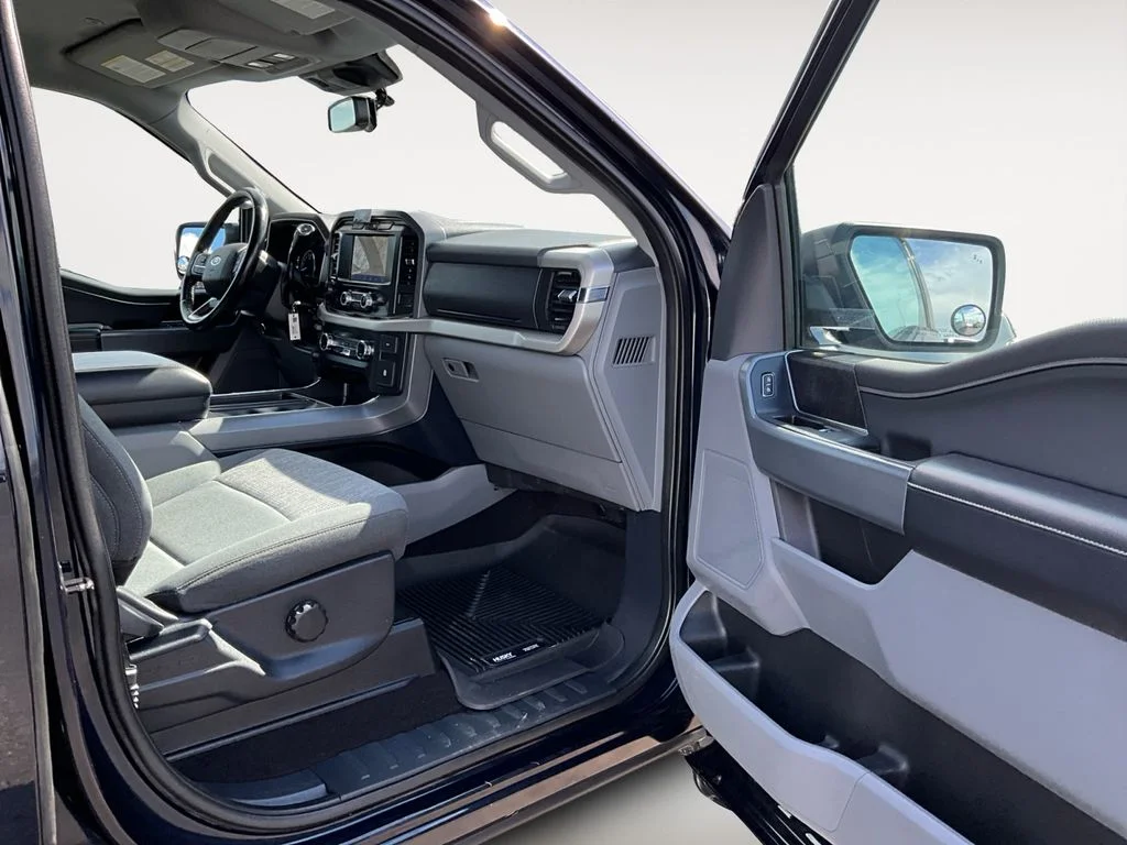 Used 2021 Antimatter Blue Metallic Ford XLT image 9