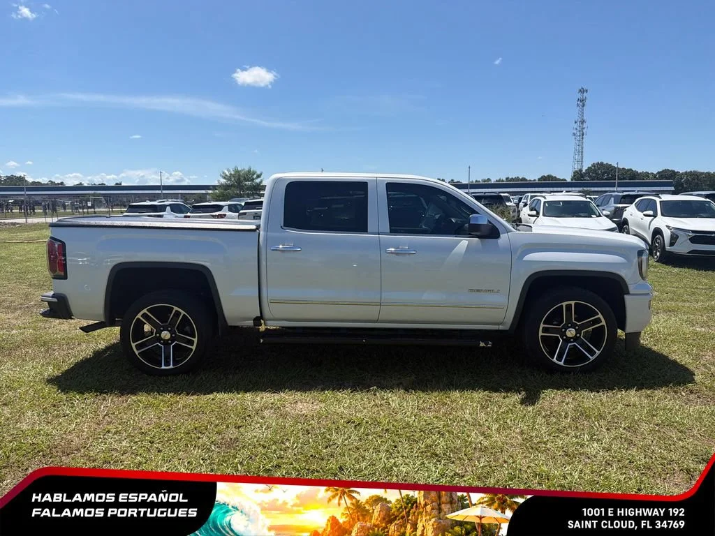 Used 2017 WHITE FROST TRICOAT GMC Denali image 6