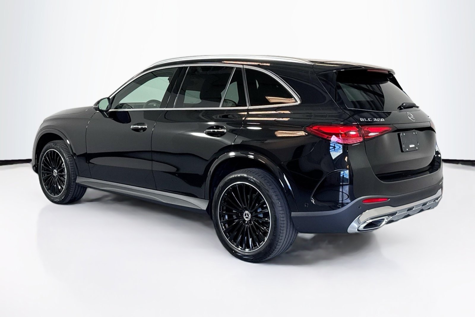 New 2026 Obsidian Black Metallic Mercedes-Benz GLC 300 image 7