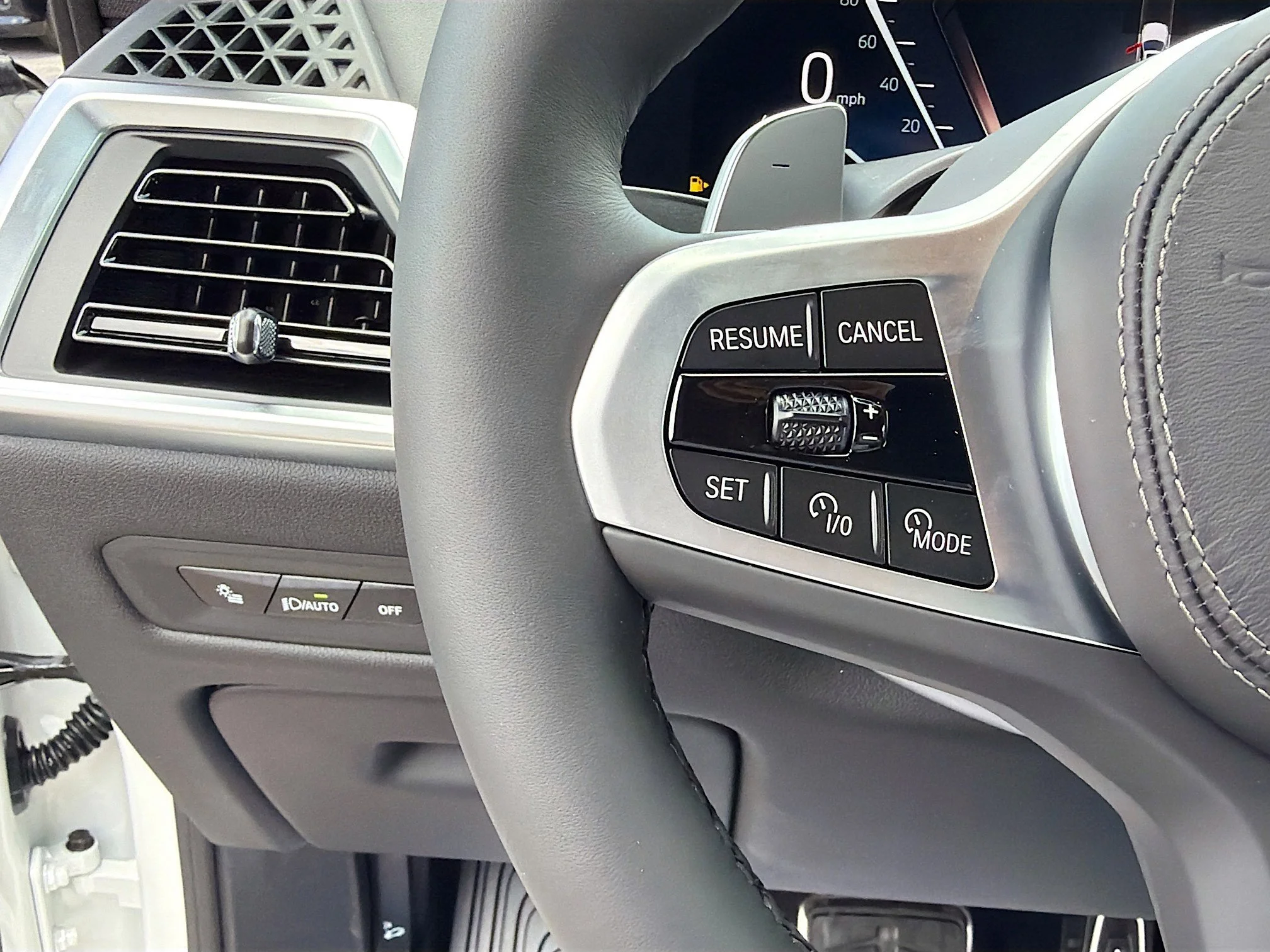 New 2026 Alpine White BMW sDrive40i image 36