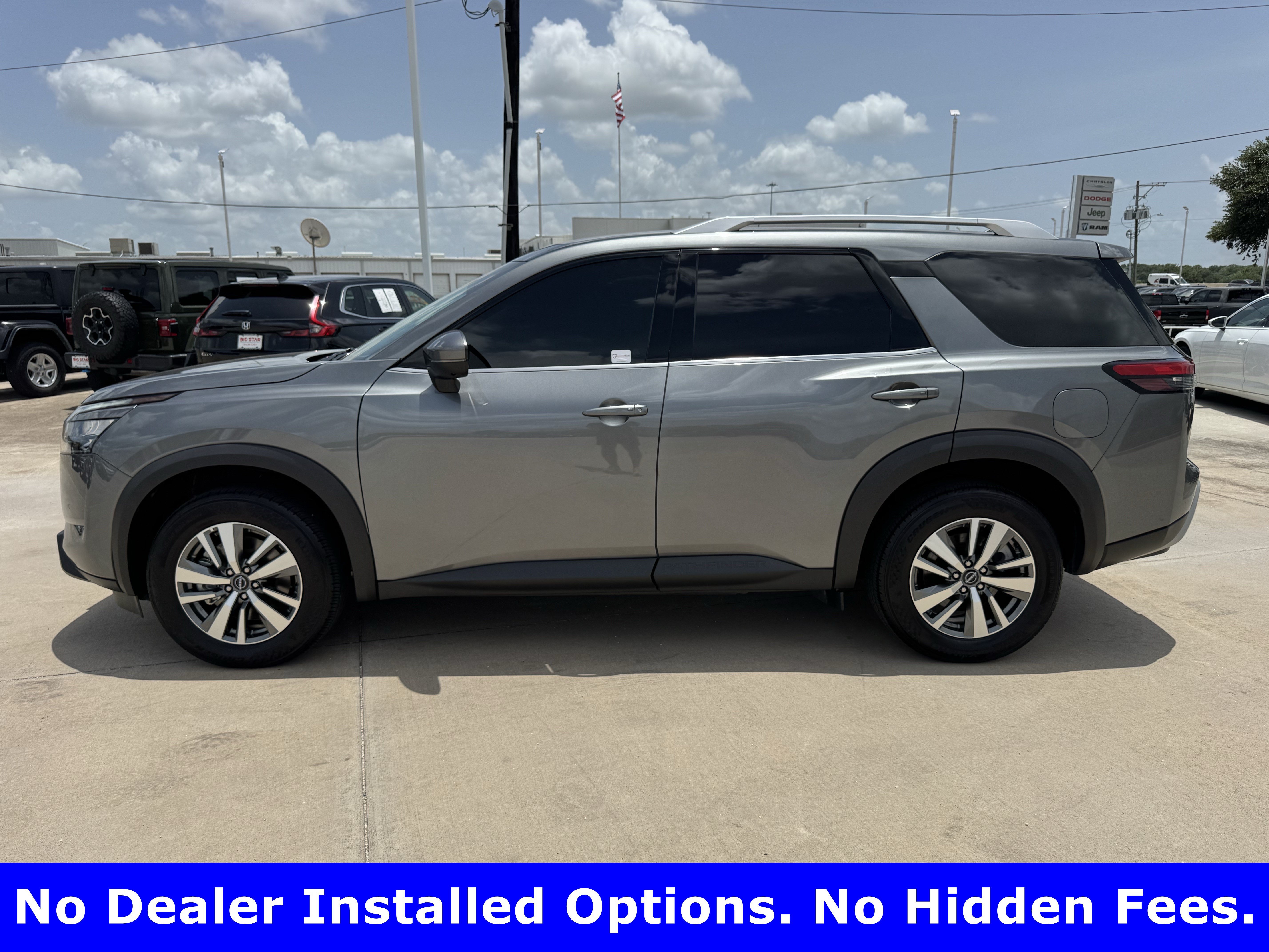 Used 2025 Gun Metallic Nissan SL image 4