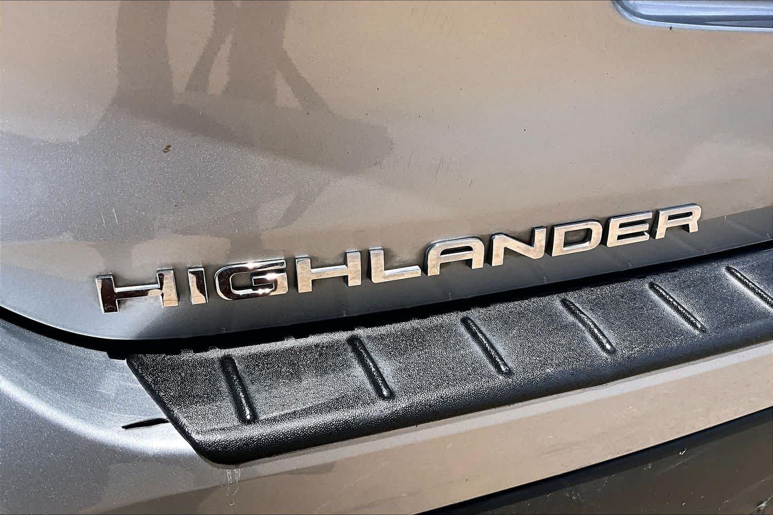 Used 2023 Celestial Silver Metallic Toyota LE image 27