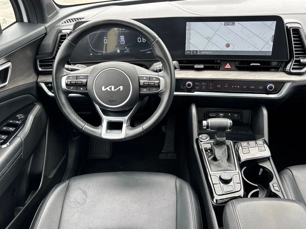 Used 2023 Glacial White Pearl Kia X-Line image 10