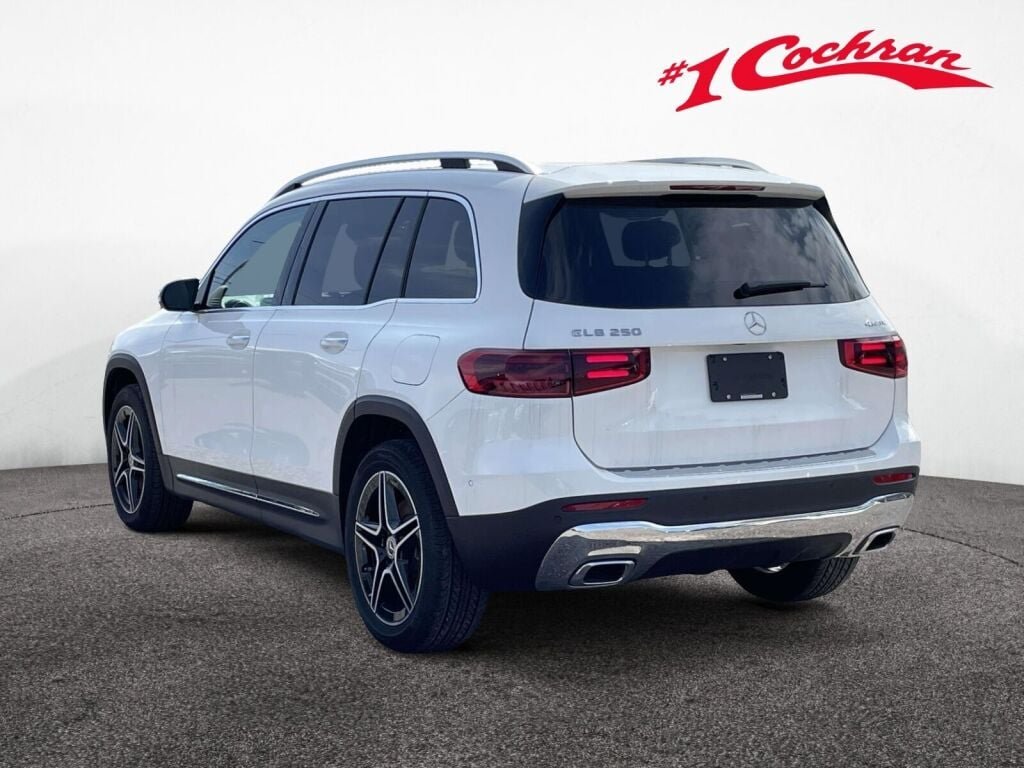 New 2026 Polar White Mercedes-Benz GLB 250 image 5