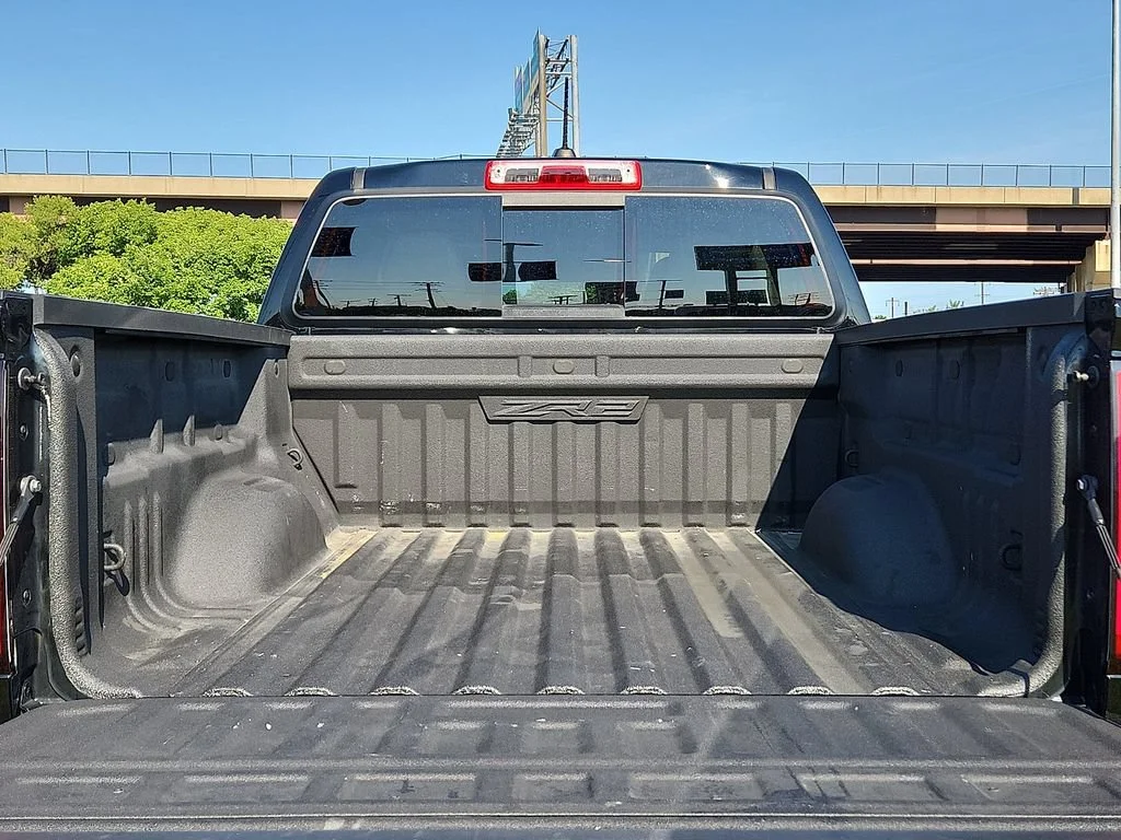 Used 2022 Black Chevrolet ZR2 image 28