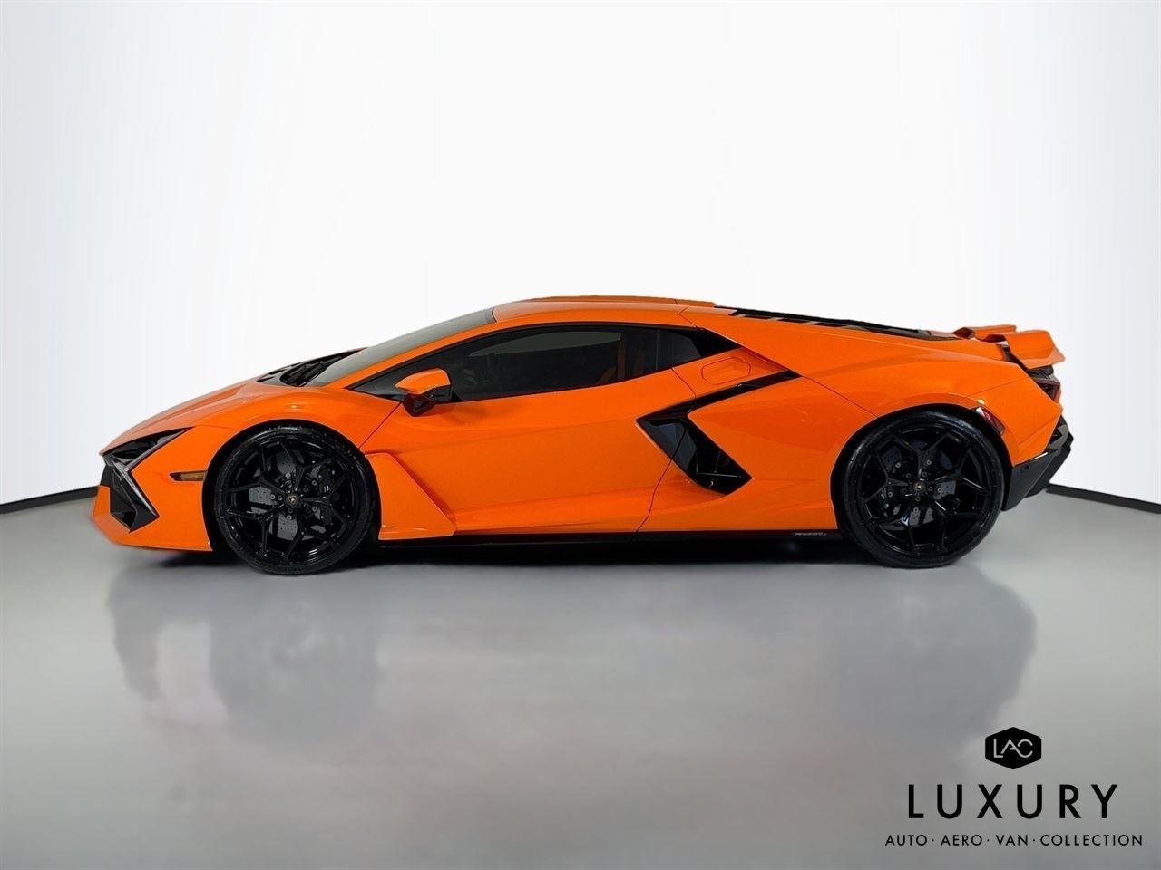 Used 2024 Arancio Apodis Metallic Lamborghini  image 9