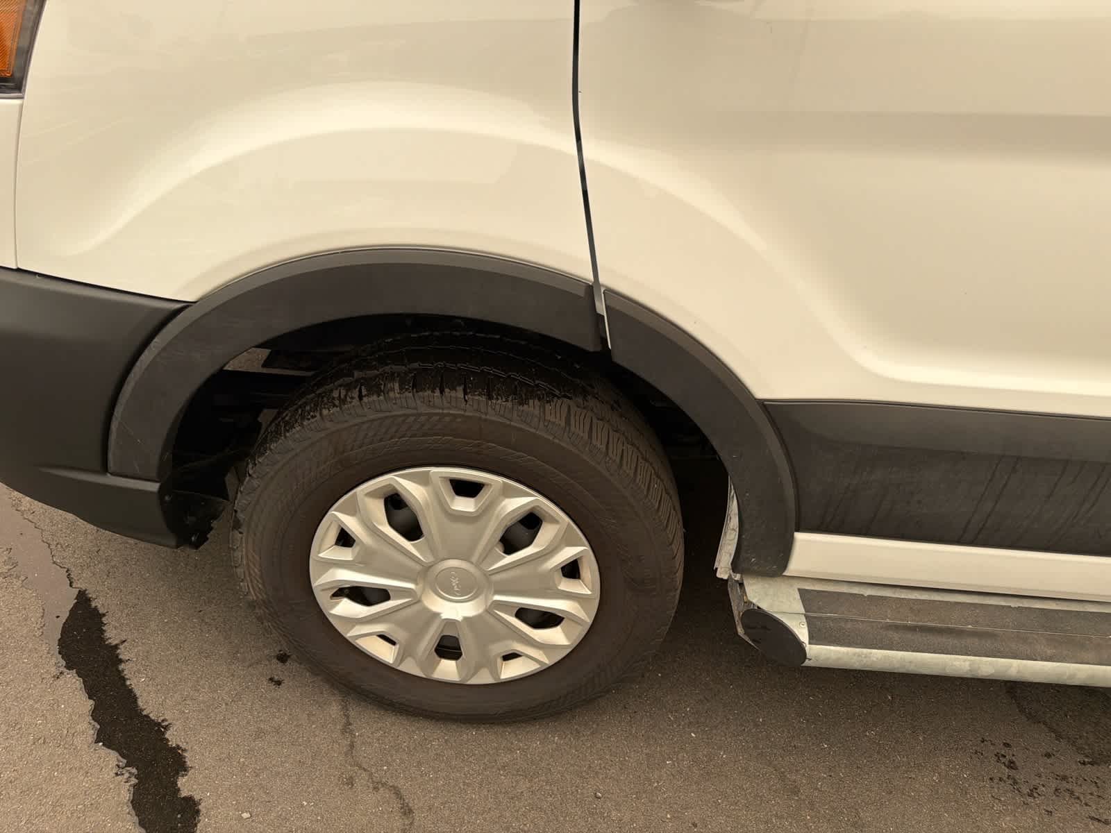 Used 2025 Oxford White Clearcoat Ford  image 11
