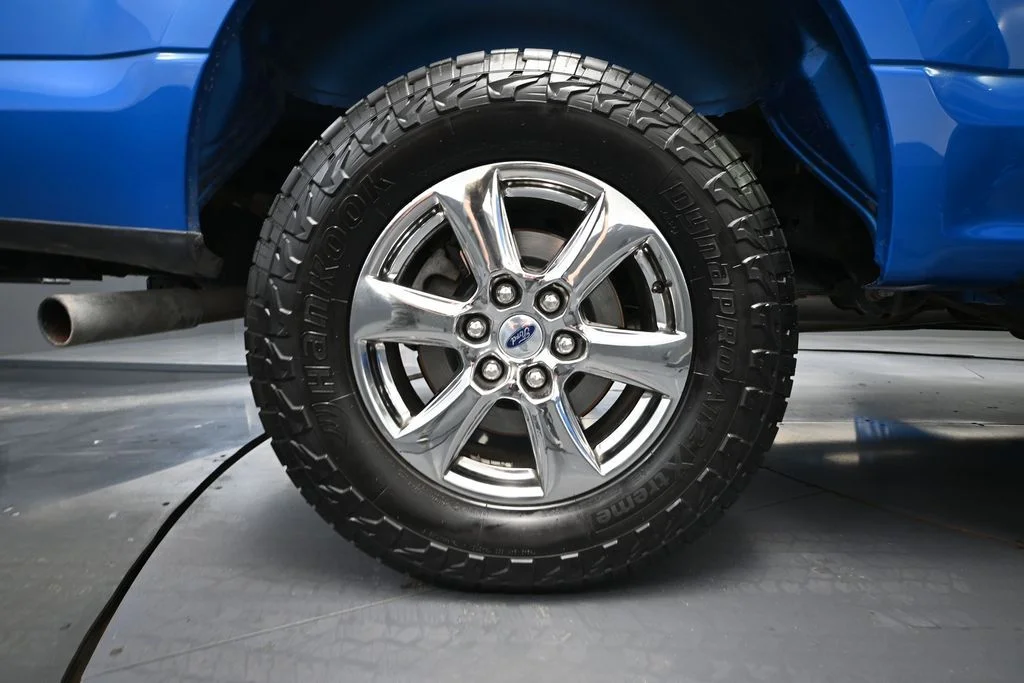 Used 2020 Blue Ford XLT image 16