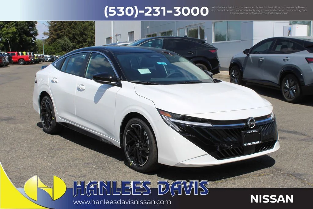 New 2026 Aspen White TriCoat / Super Black Two-tone Nissan SR image 5