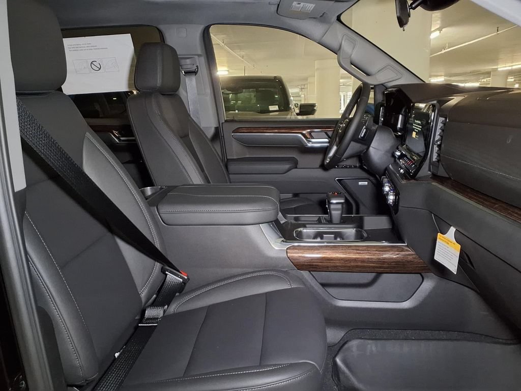 New 2026 Onyx Black GMC Elevation image 6