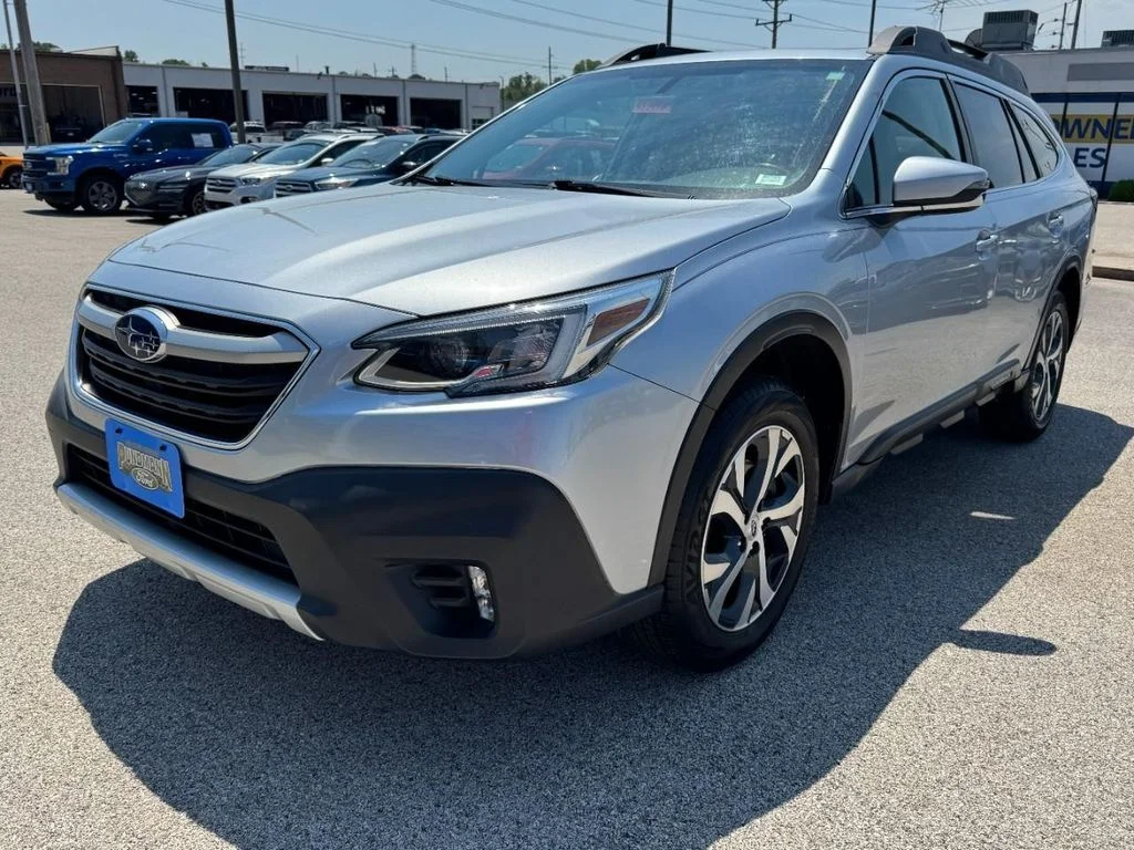 Used 2022 Ice Silver Metallic Subaru Limited image 8
