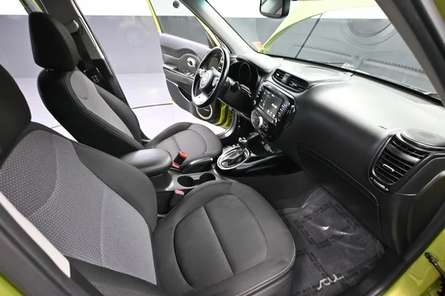 Used 2019 Green Kia Plus image 46