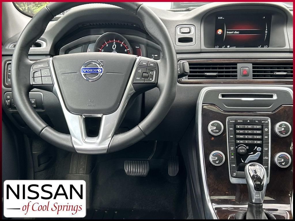 Used 2016 White Volvo T5 image 22