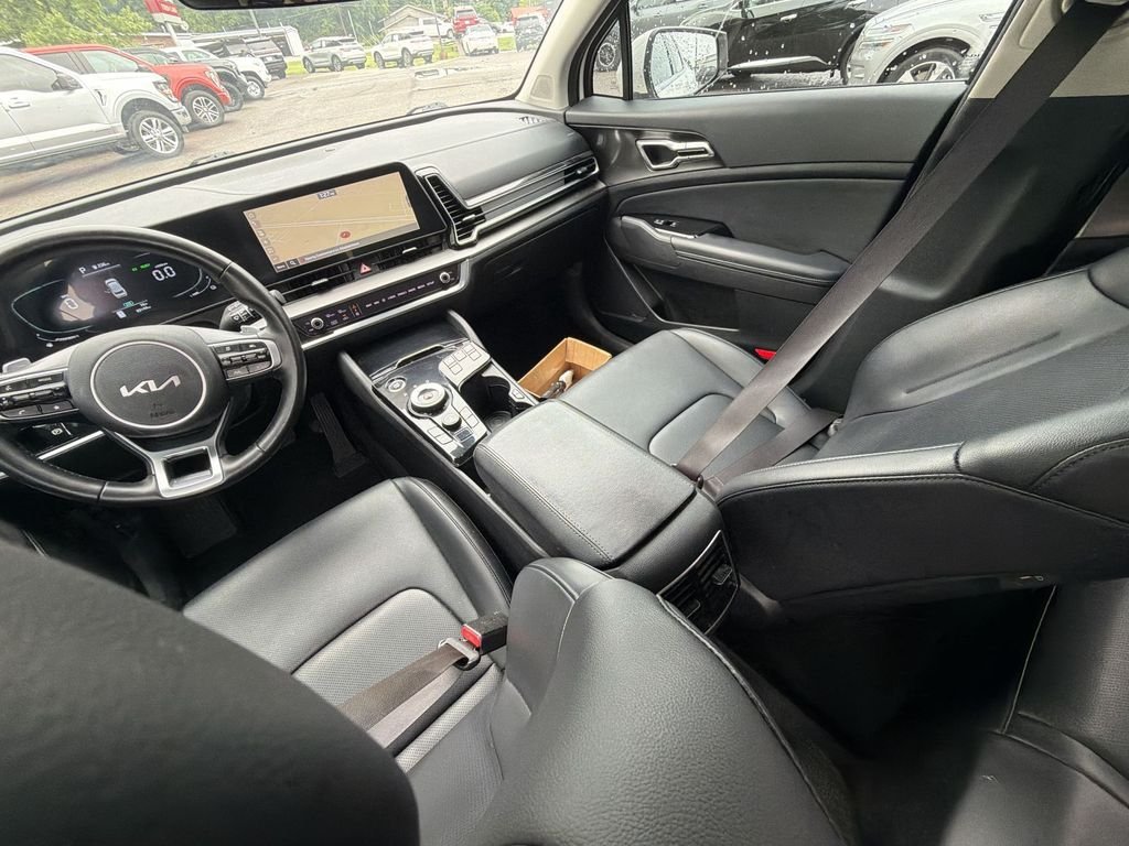 Used 2023 White Kia EX image 21