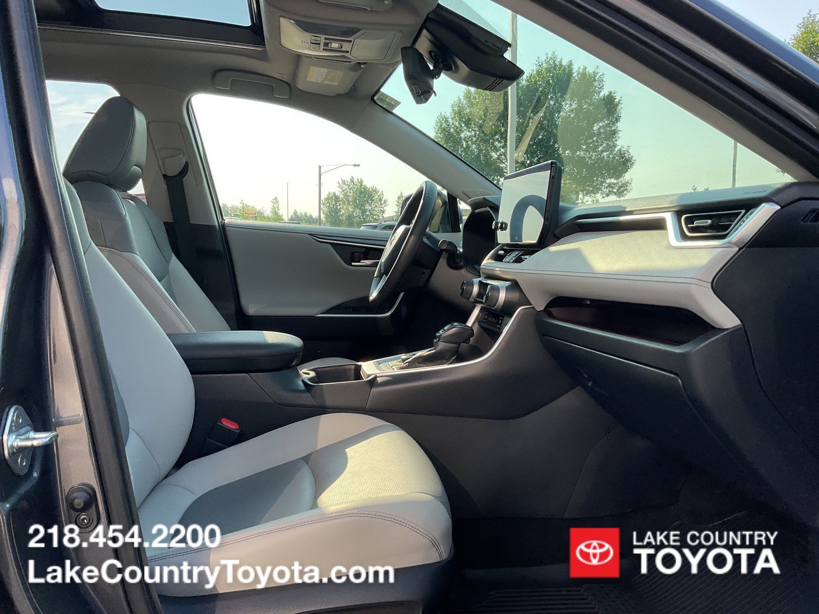 2023 Toyota RAV4 Limited - Photo 15
