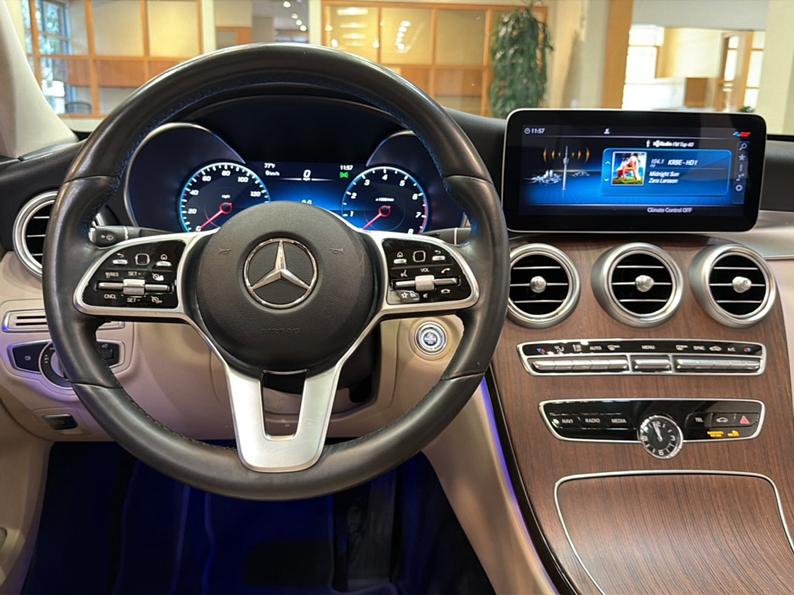 Used 2021 Lunar Blue Metallic Mercedes-Benz 4MATIC® Sedan image 13