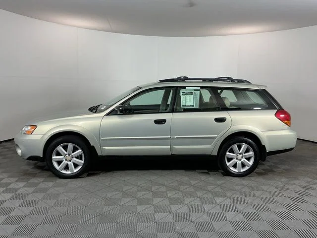 Used 2006 Champagne Gold Opal Subaru 2.5i image 8