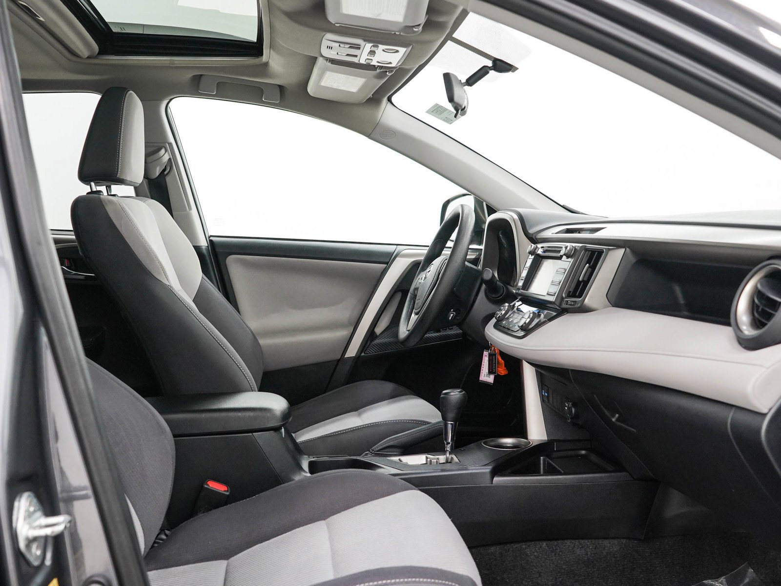 Used 2015 Magnetic Gray Metallic Toyota Xle image 13