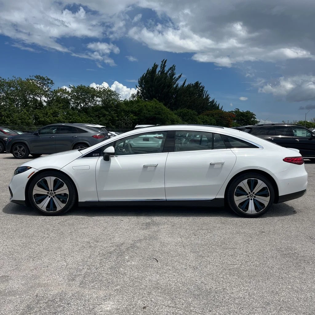 Used 2022 White Mercedes-Benz 450 image 2