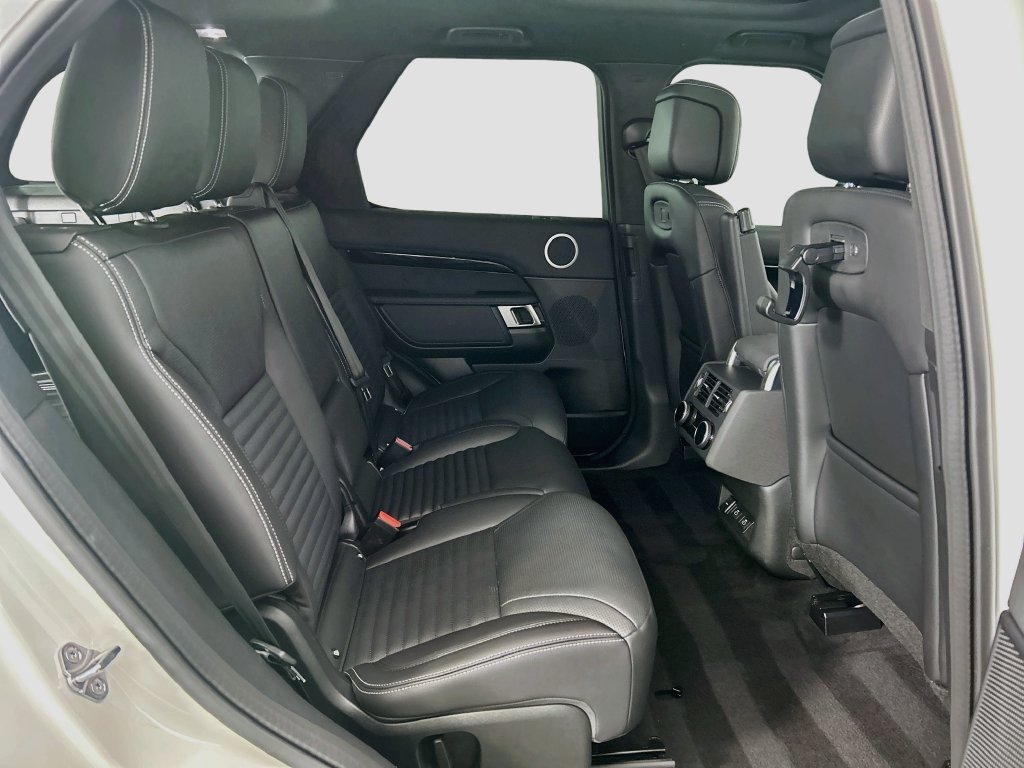 Certified Used 2025 Fuji White Land Rover S image 21