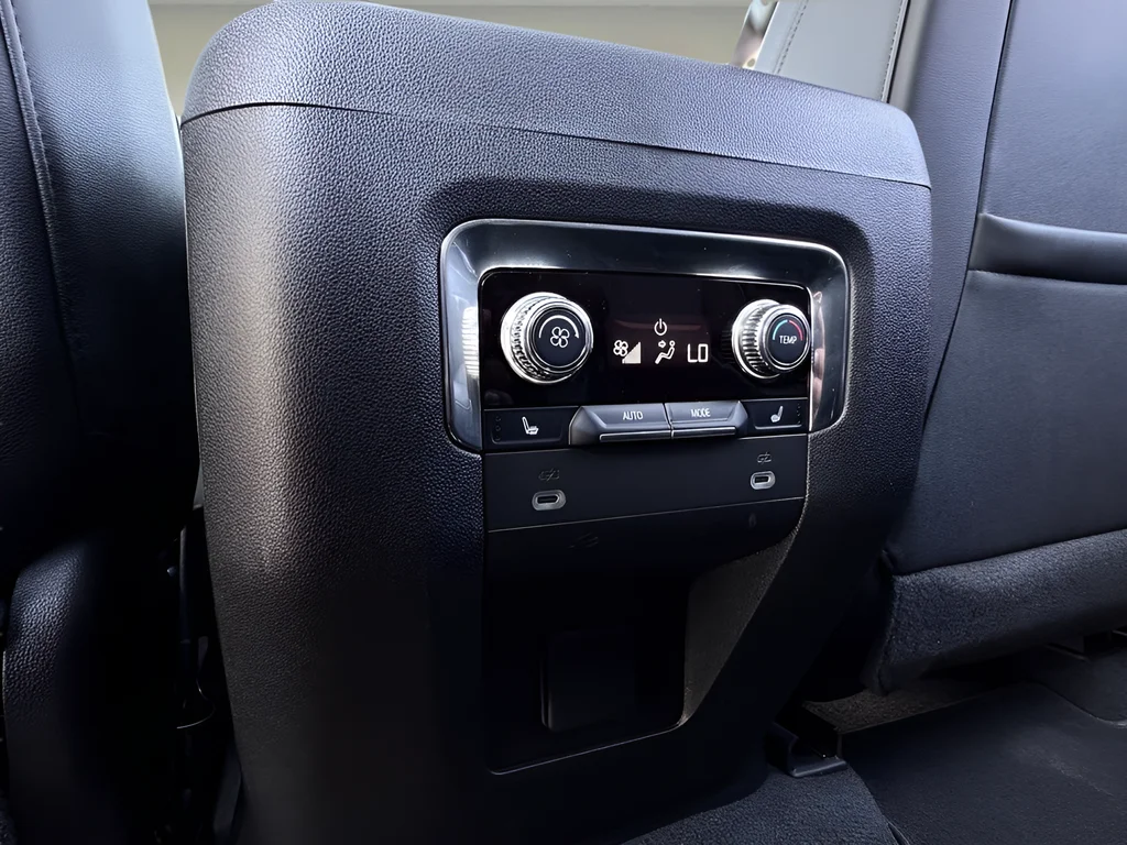 Used 2023 White GMC AT4 image 20