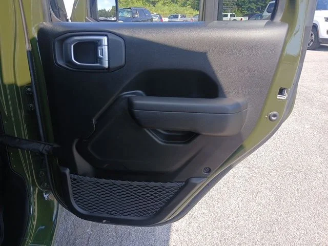 Used 2023 Green Jeep Sport image 23