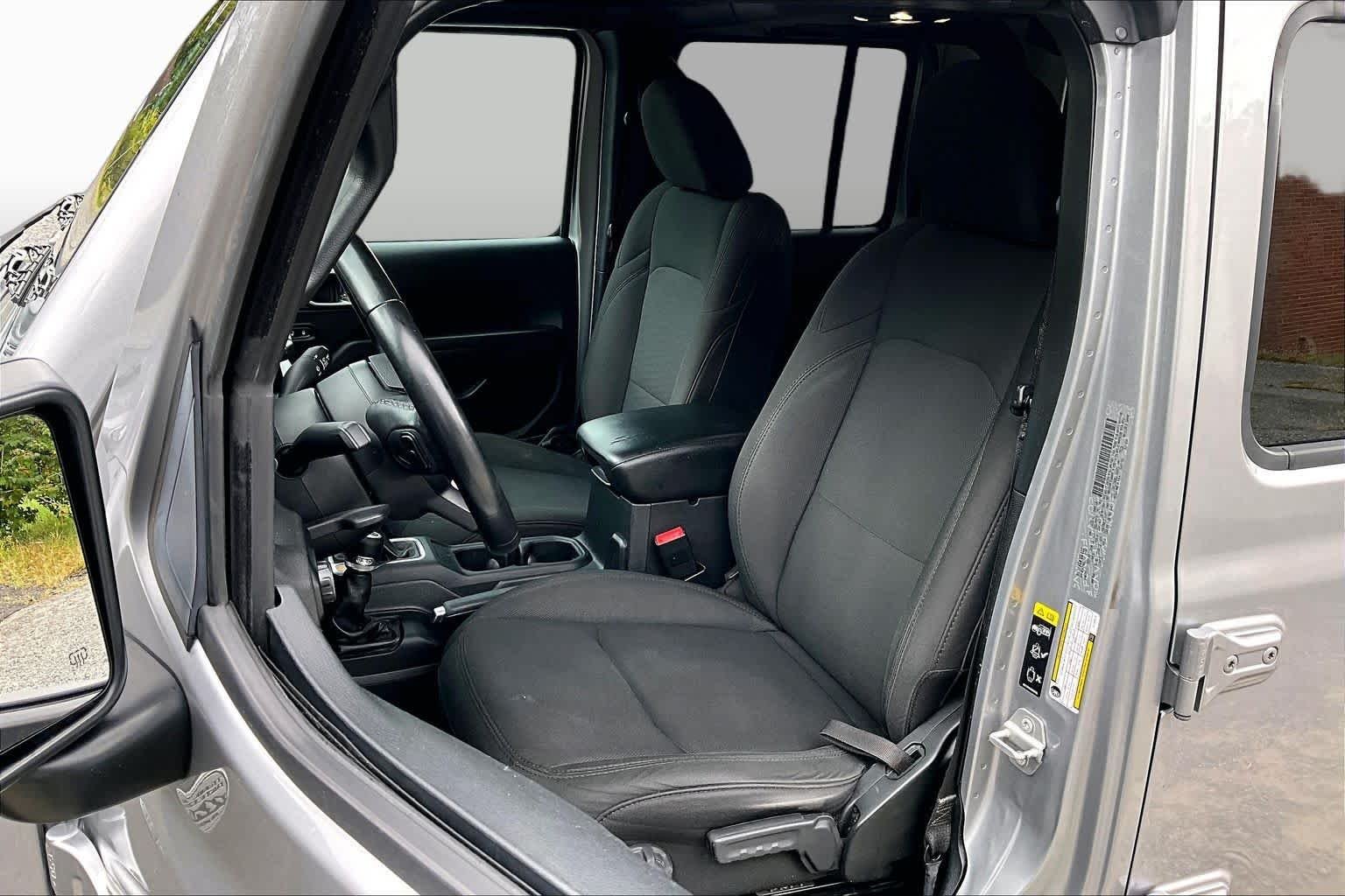 Used 2020 Billet Silver Metallic Clearcoat Jeep Sport S image 8