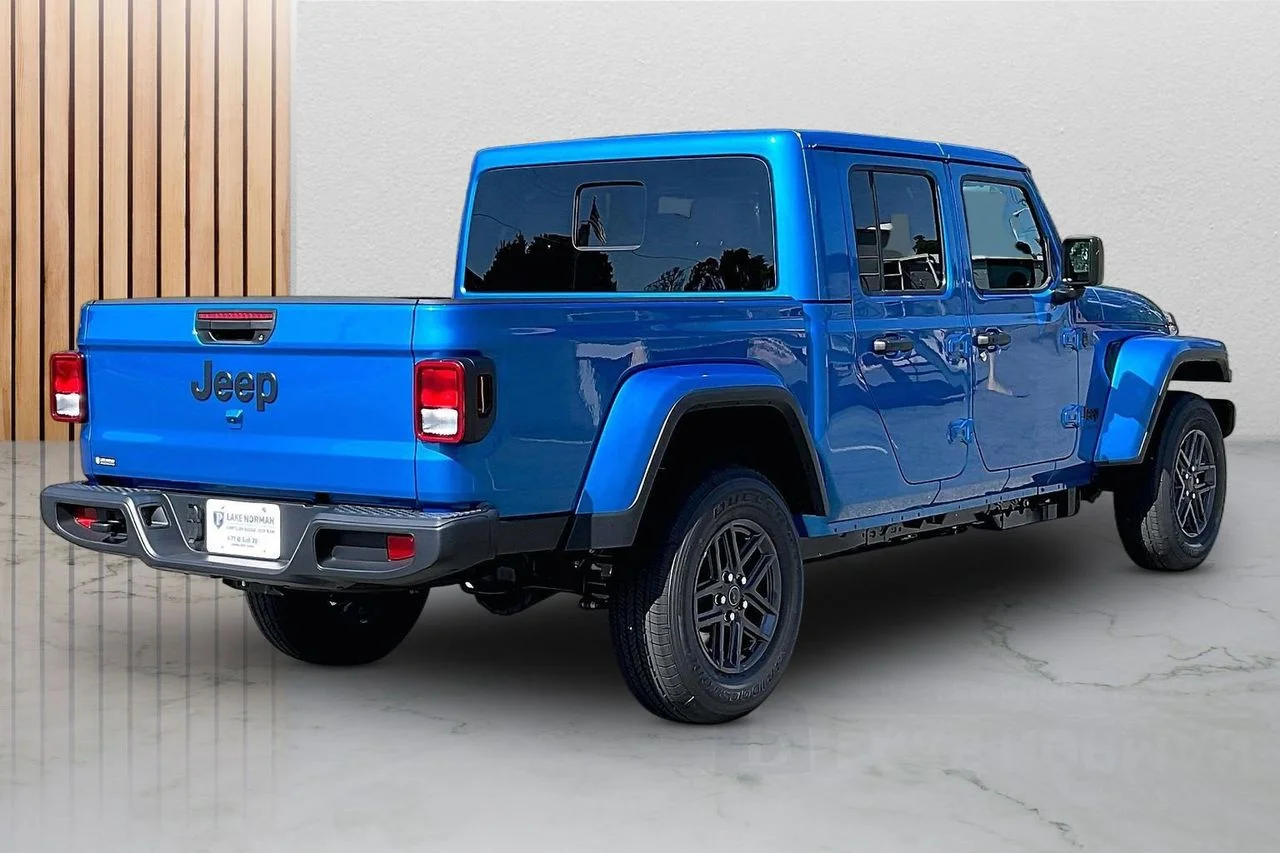 New 2026 Hydro Blue Pearl-Coat Exterior Paint Jeep Sport S image 9
