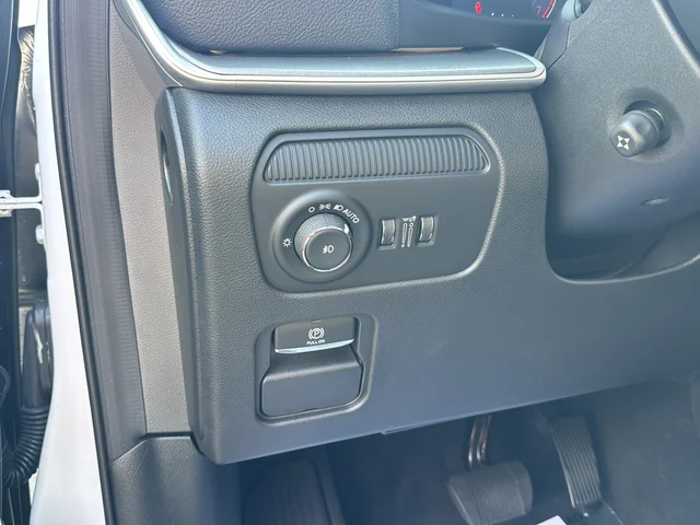 Used 2025 White Jeep Series III image 28