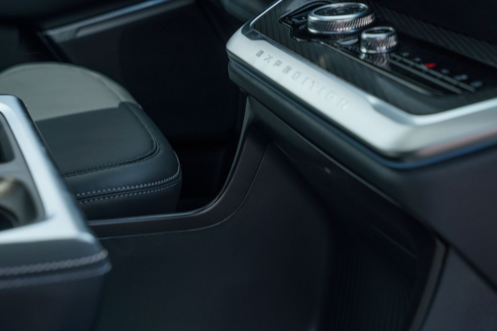 New 2026 Glacier Gray Metallic Tri-Coat Ford MAX Platinum® image 28