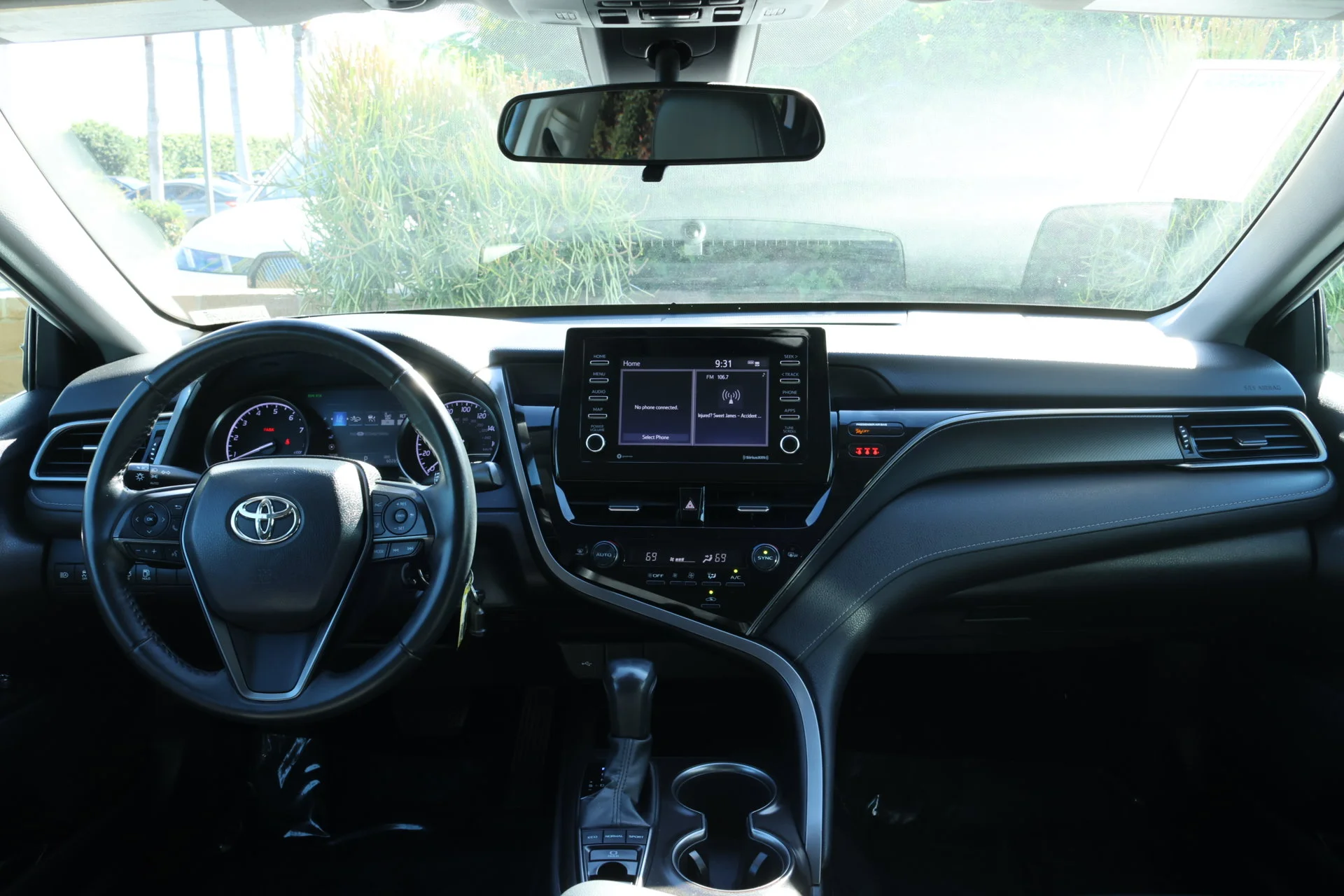 Used 2023 White Toyota SE image 7