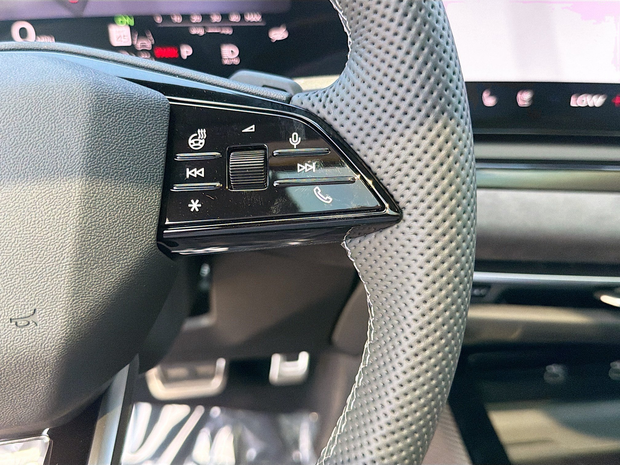New 2026 Daytona Gray Metallic Audi Premium Plus image 37