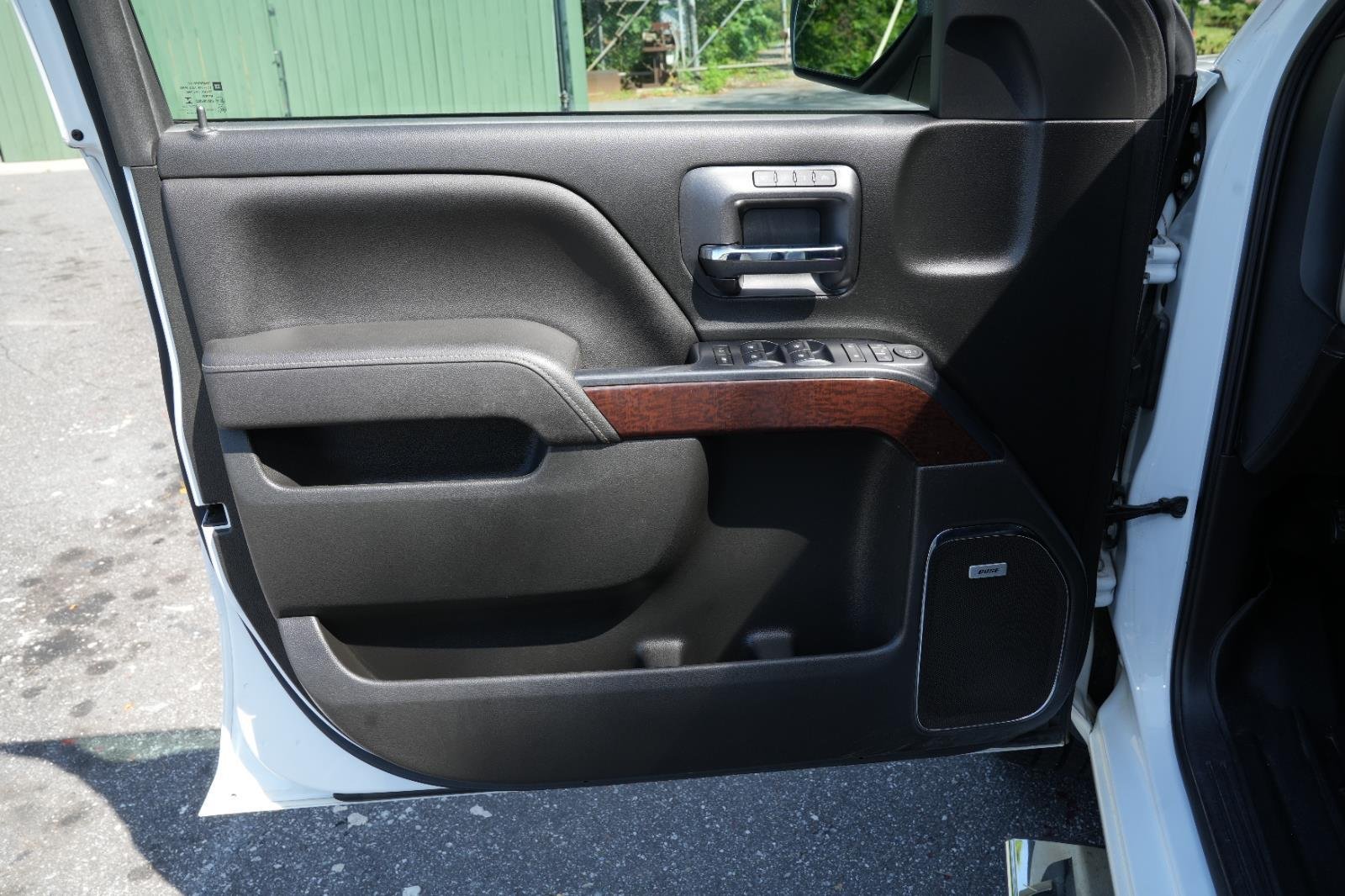 Used 2018 WHITE FROST TRICOAT GMC SLT image 15