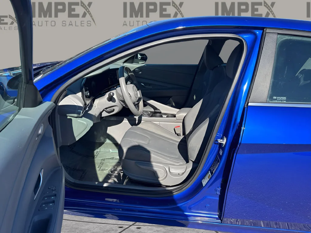 Used 2025 Blue Hyundai SEL Convenience image 28