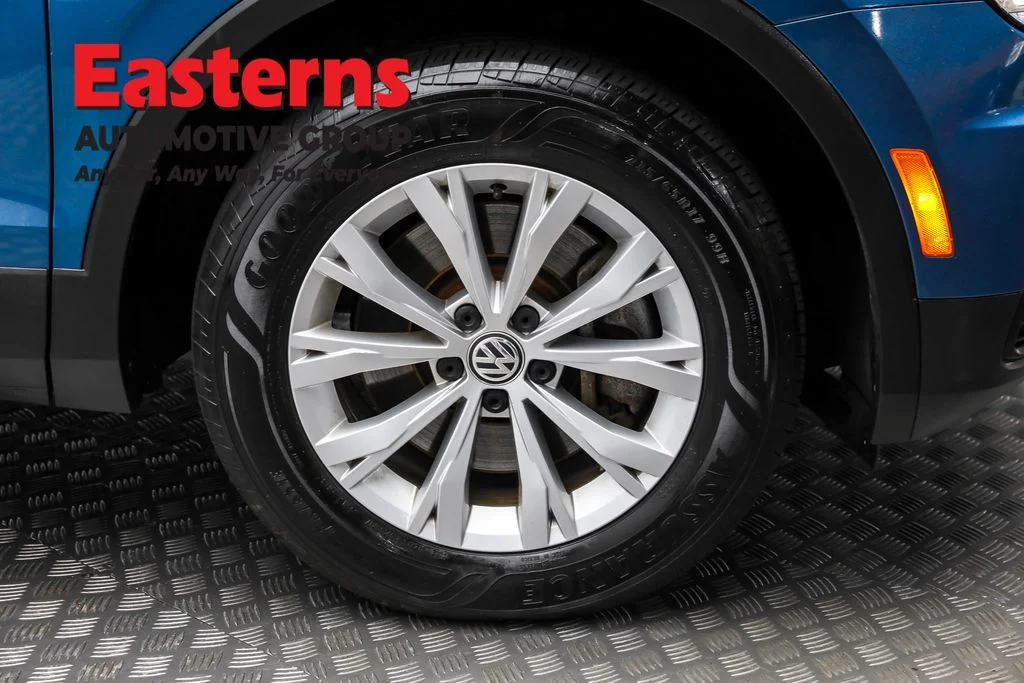 Used 2019 Blue Volkswagen 2.0T SE image 29