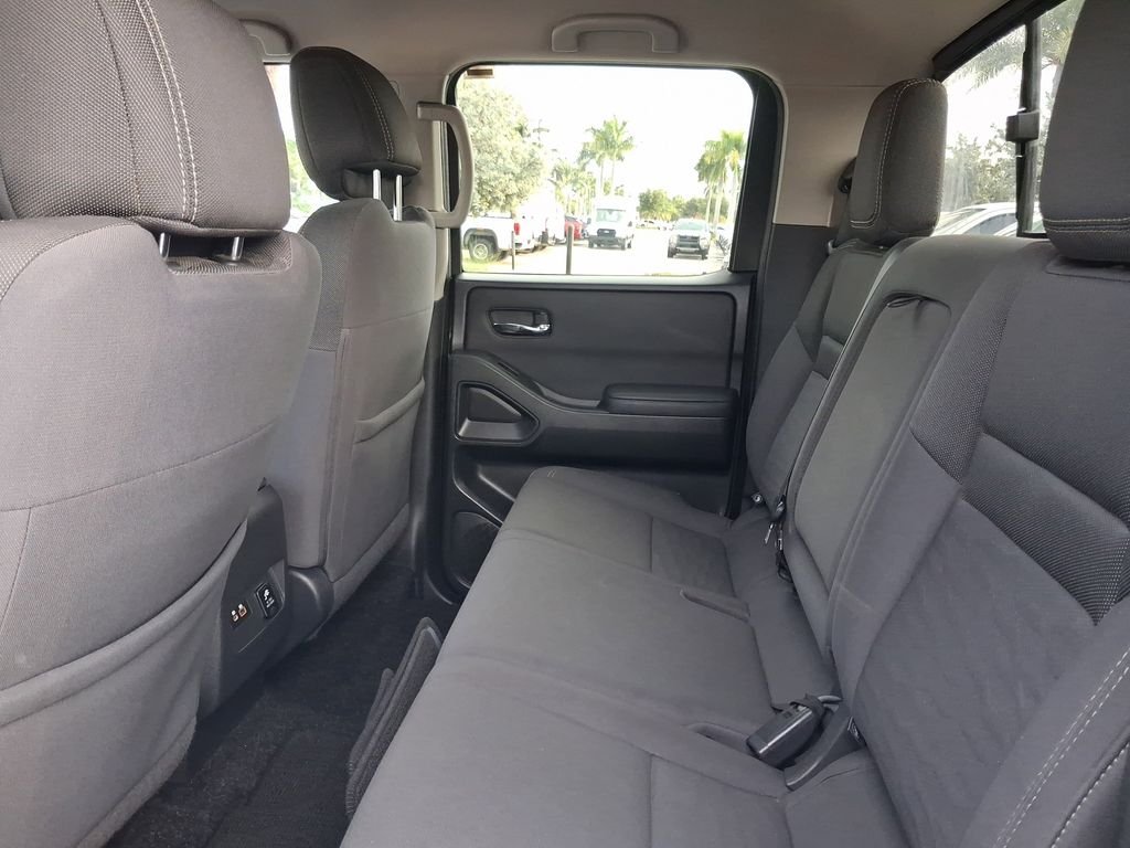 Used 2022 Green Nissan SV image 9