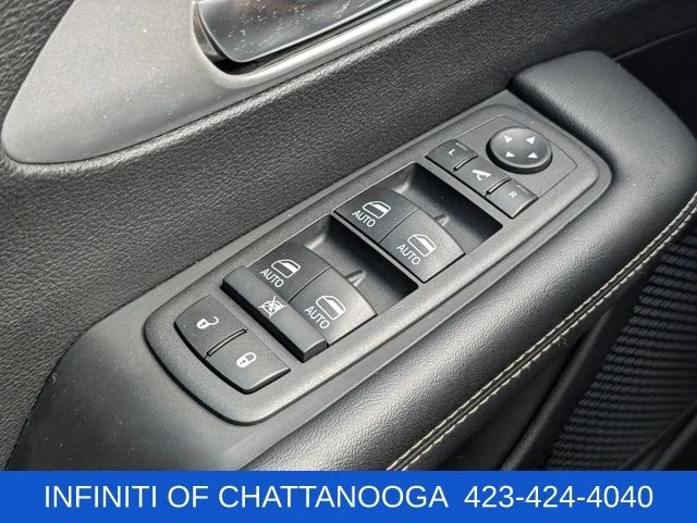 Used 2025 Black Chrysler Limited image 30