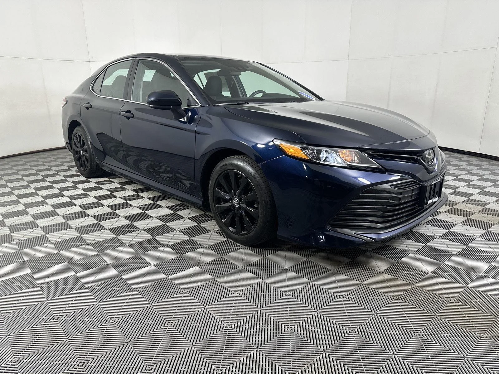 Used 2019 Galactic Aqua Mica Toyota LE image 17