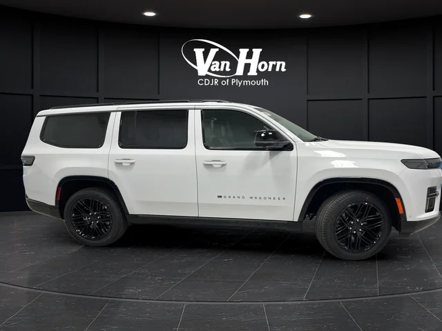 New 2026 Bright White Clear-Coat Exterior Paint Jeep Limited Reserve image 8