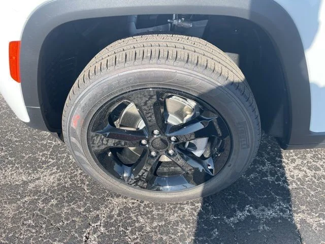 New 2026 White Jeep Limited image 28