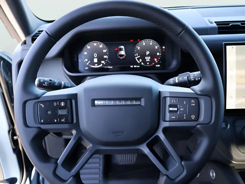 New 2026 Tasman Blue Land Rover X-Dynamic SE image 29