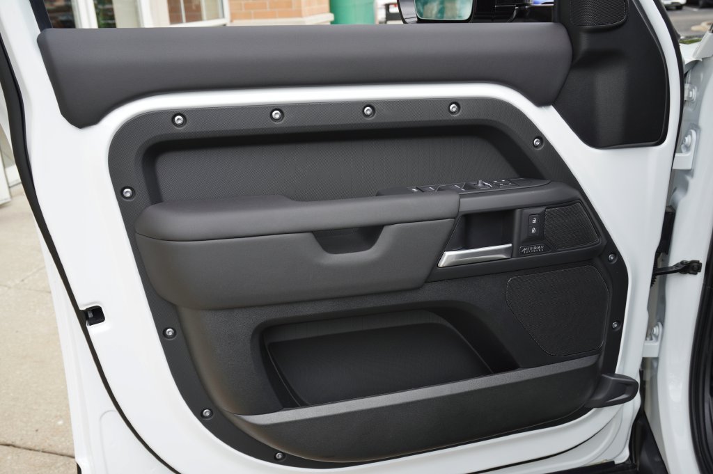 New 2026 Fuji White Land Rover X-Dynamic SE image 10